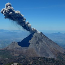 Volcan de Colima is erupting!